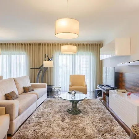 Glicinias Guest House, Free Garage - Apartmán