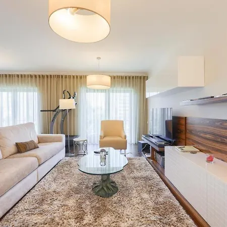 Glicinias Guest House, Free Garage - Apartmán Aveiro